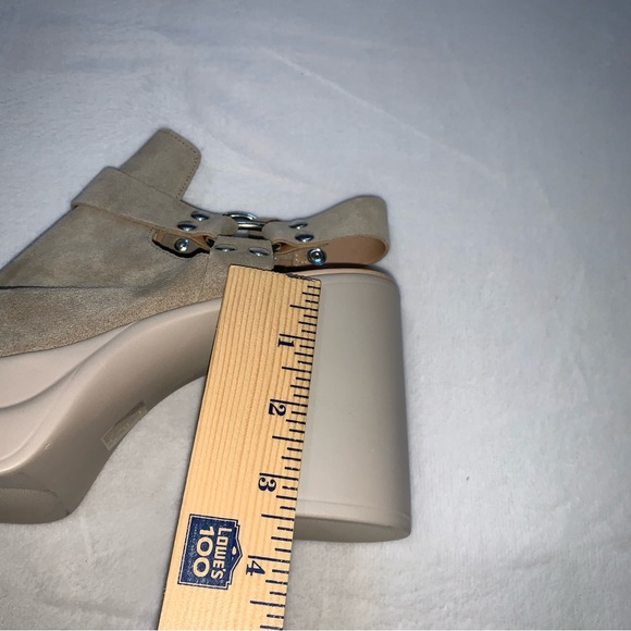 Free people Hybrid Harness Boot in Diamond Suede
Size 10 new in box cream beige - Picture 9 of 16